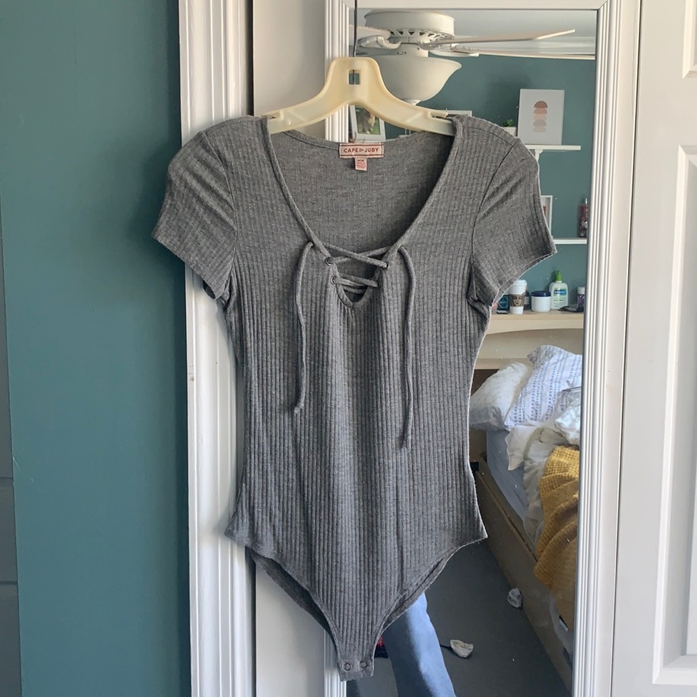 Short sleeve bodysuit